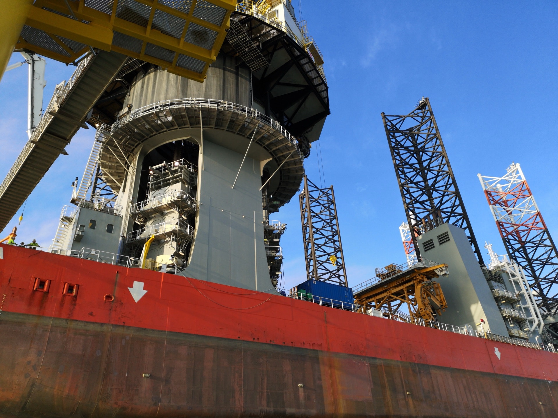 Professional maritime operations in offshore wind sector